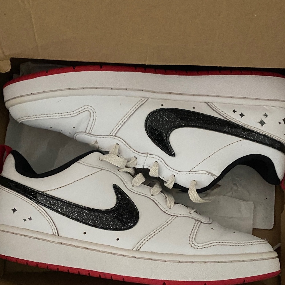 Nike Men’s White Sneakers with Black Glitter Swoosh and Red Outsole